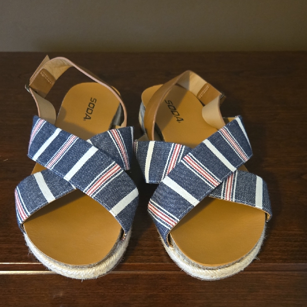Soda Navy White Red Striped Crisscross Slingback Sandals Size 9